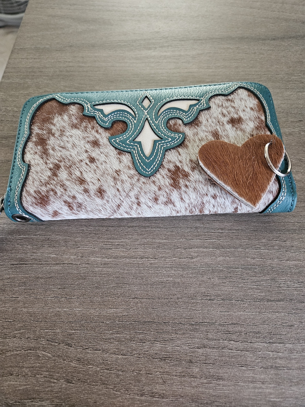 Western Trinity Ranch Cowhide Wallet with Teal Leather Trim And Keychain-NWOT - Picture 2 of 6